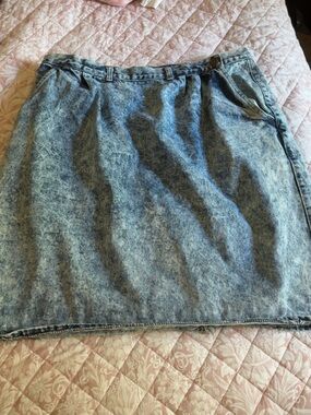 Vintage 80’s Acid-Wash Denim Skirt